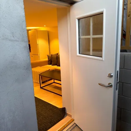 Lägenhet Centrally Located, Fully Furnished, Modern